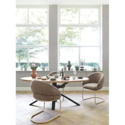 Eettafel Caltana 200x105 cm lichtbruin ovaal